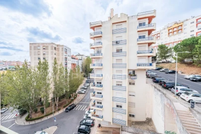 Apartamento T2 para Venda em Massamá e Monte Abraão