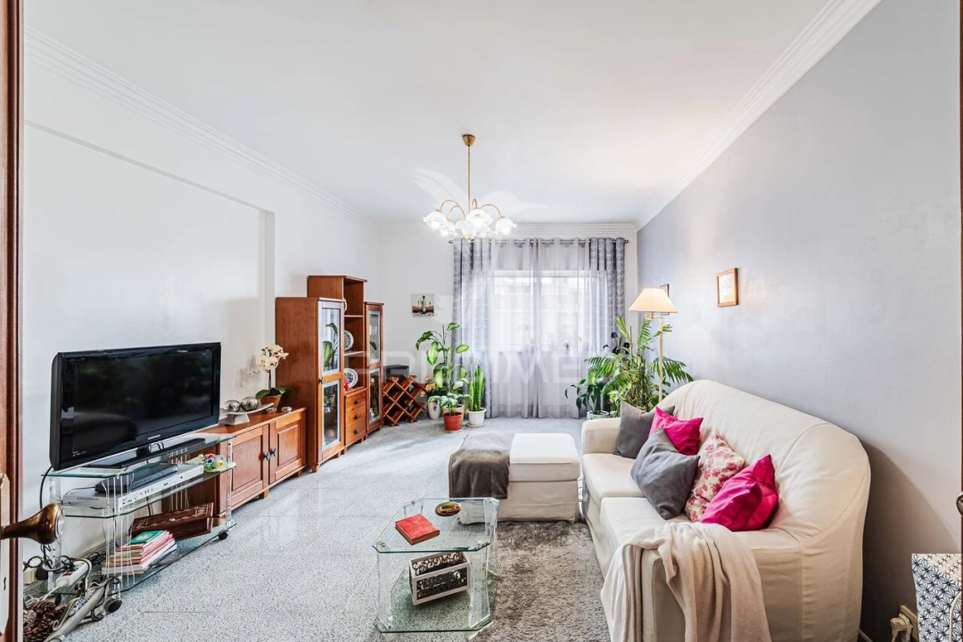 Apartamento T2 para Venda em Massamá e Monte Abraão Foto 2