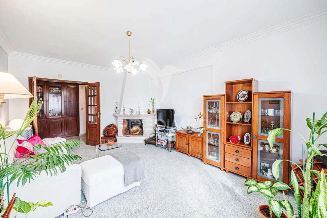 Apartamento T2 para Venda em Massamá e Monte Abraão Foto 1