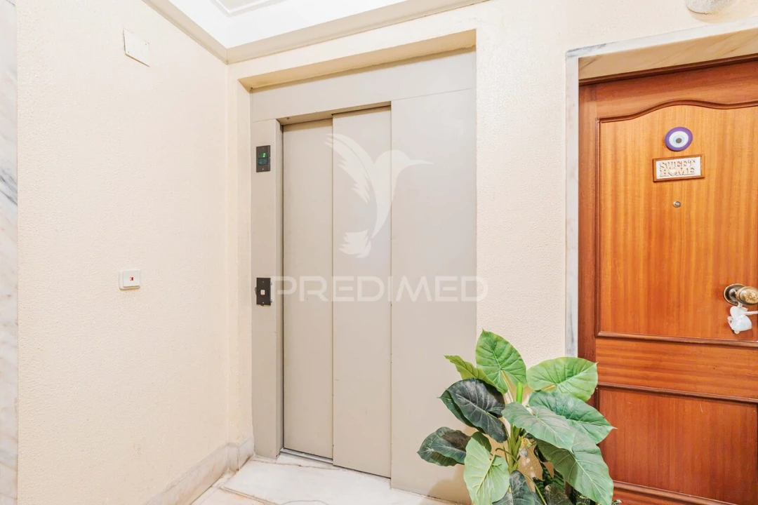 Apartamento T2 para Venda em Massamá e Monte Abraão Foto 36