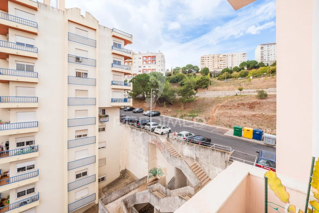 Apartamento T2 para Venda em Massamá e Monte Abraão Foto 35
