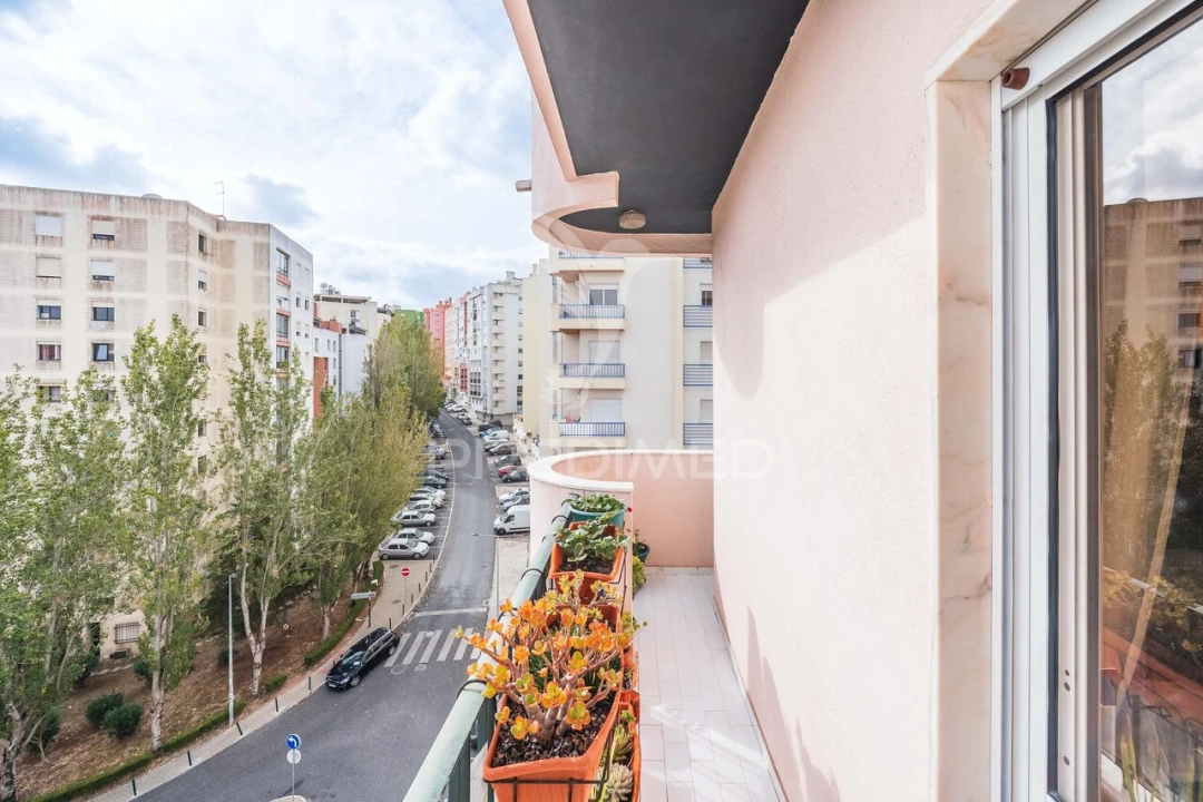 Apartamento T2 para Venda em Massamá e Monte Abraão Foto 31