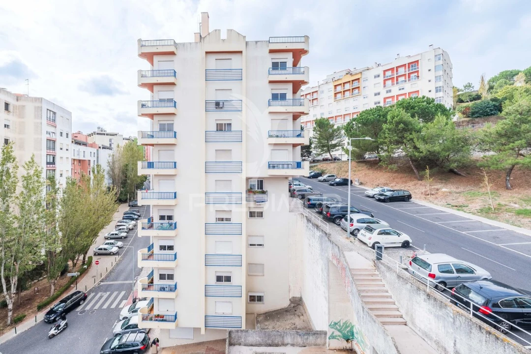 Apartamento T2 para Venda em Massamá e Monte Abraão Foto 28