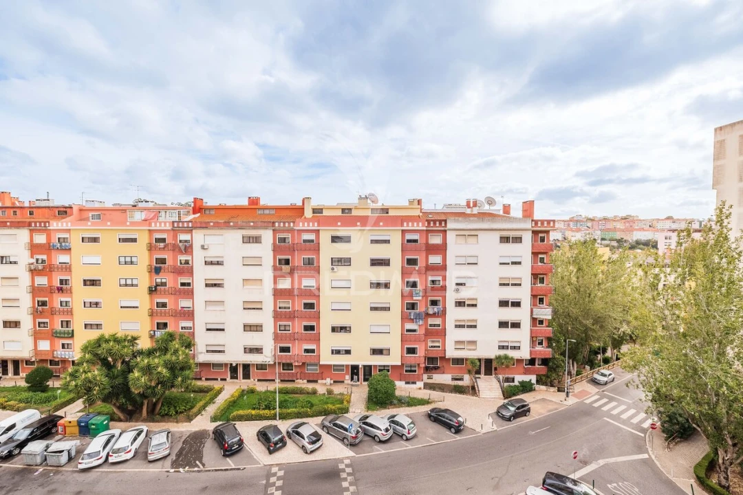 Apartamento T2 para Venda em Massamá e Monte Abraão Foto 34