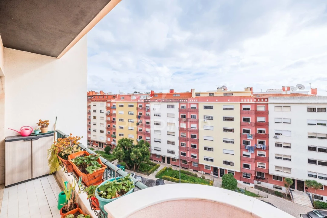 Apartamento T2 para Venda em Massamá e Monte Abraão Foto 32