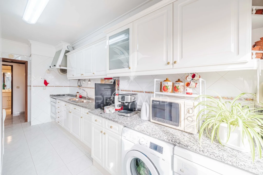 Apartamento T2 para Venda em Massamá e Monte Abraão Foto 22