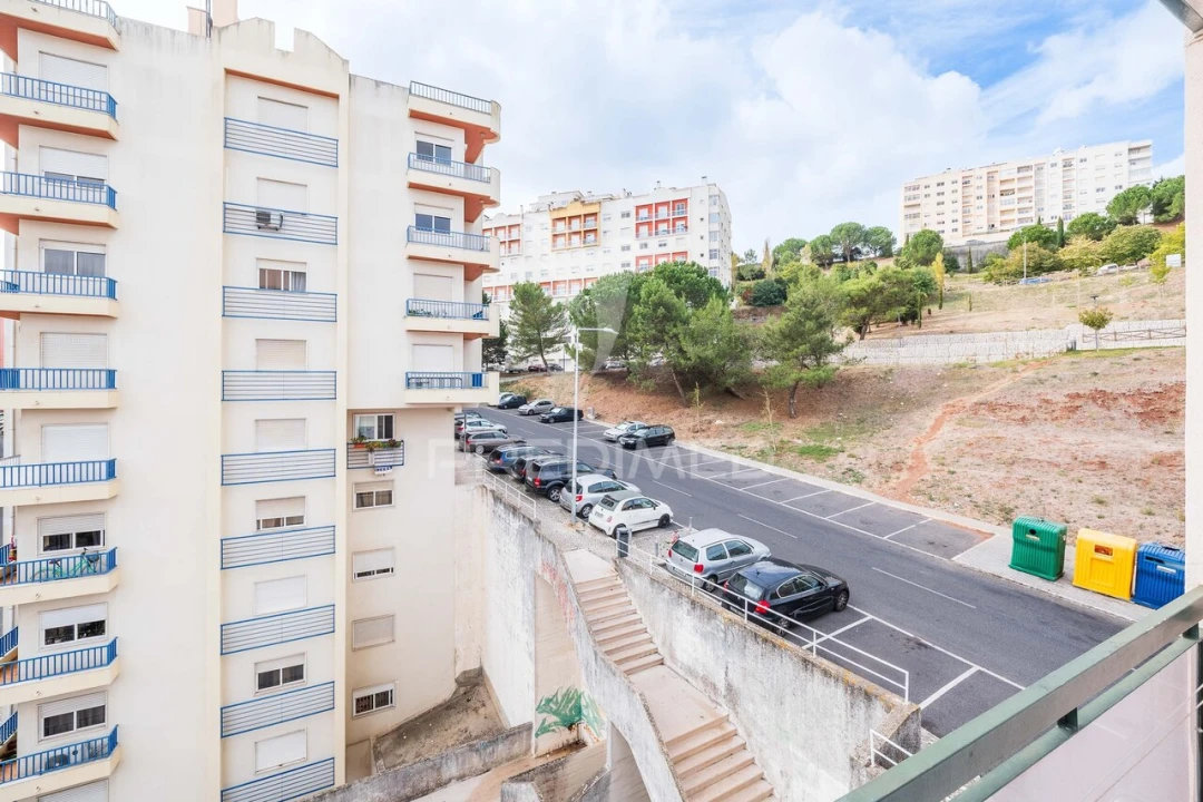 Apartamento T2 para Venda em Massamá e Monte Abraão Foto 29