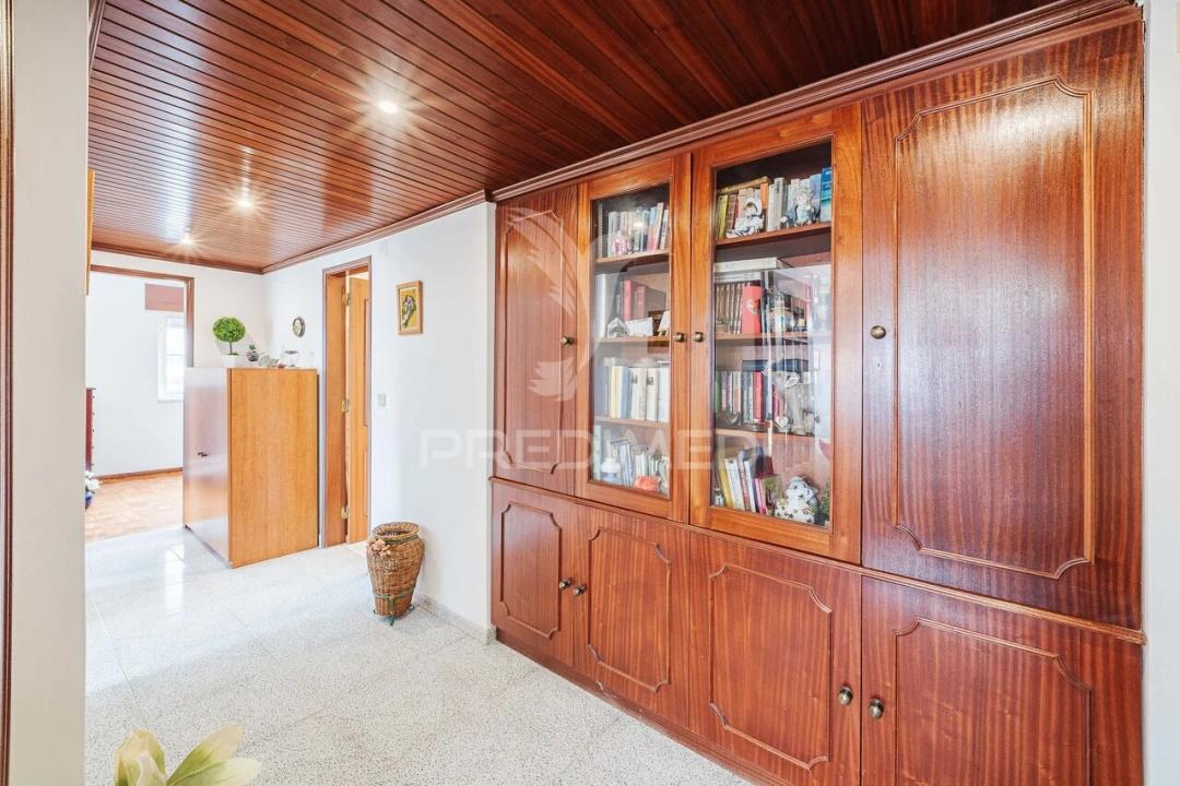 Apartamento T2 para Venda em Massamá e Monte Abraão Foto 27