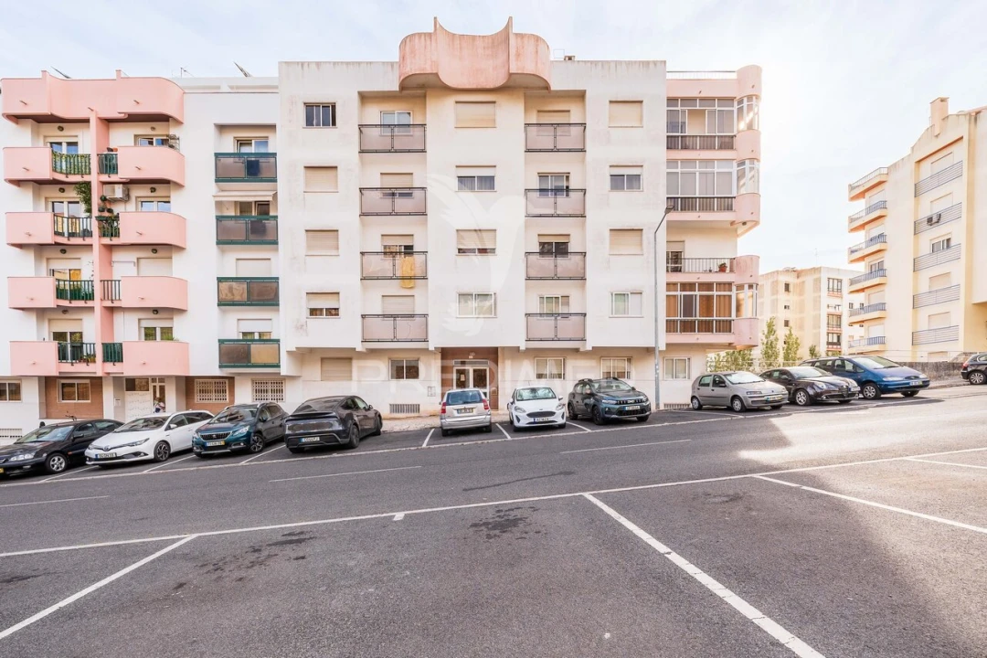 Apartamento T2 para Venda em Massamá e Monte Abraão Foto 39