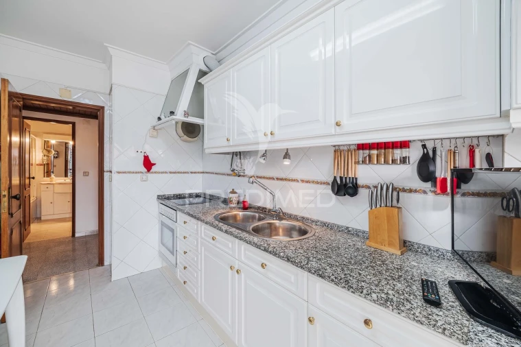 Apartamento T2 para Venda em Massamá e Monte Abraão Foto 24
