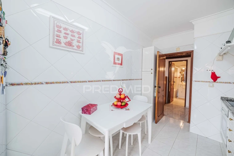 Apartamento T2 para Venda em Massamá e Monte Abraão Foto 25