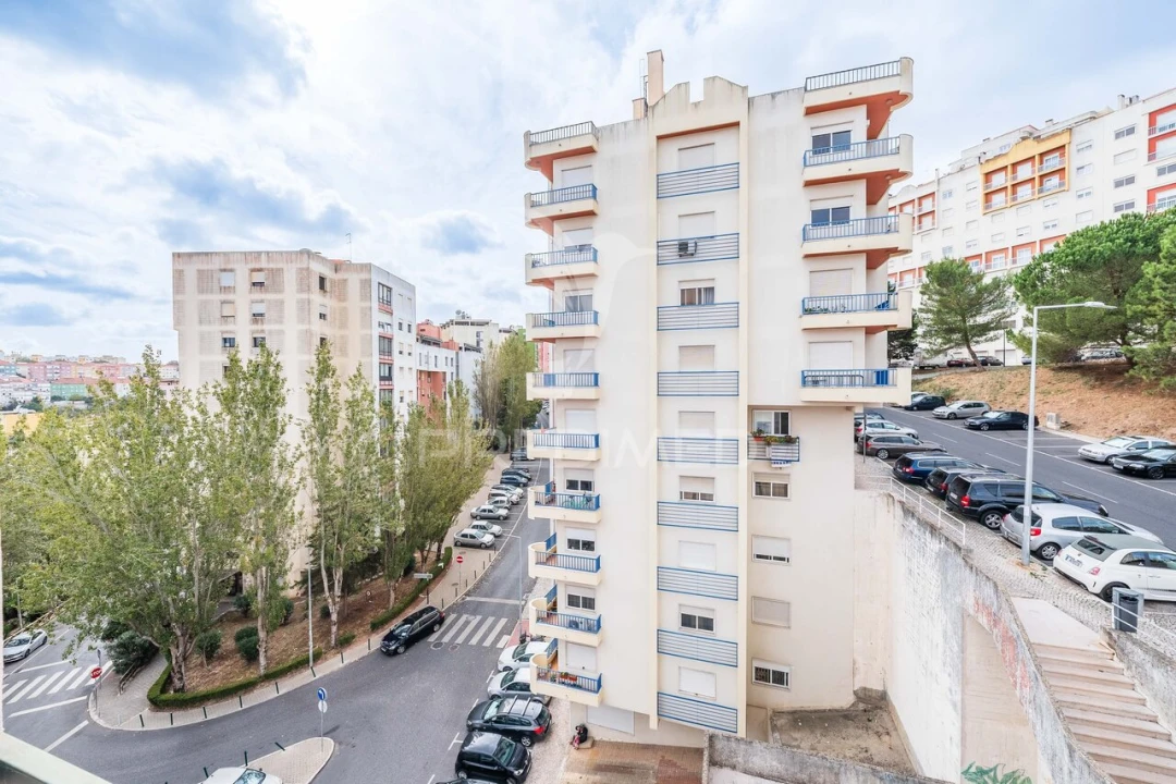Apartamento T2 para Venda em Massamá e Monte Abraão Foto 30