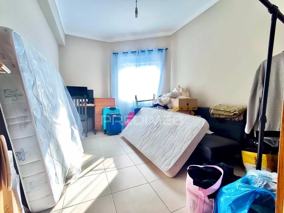 Apartamento T4 para Venda em Portimão Foto 6