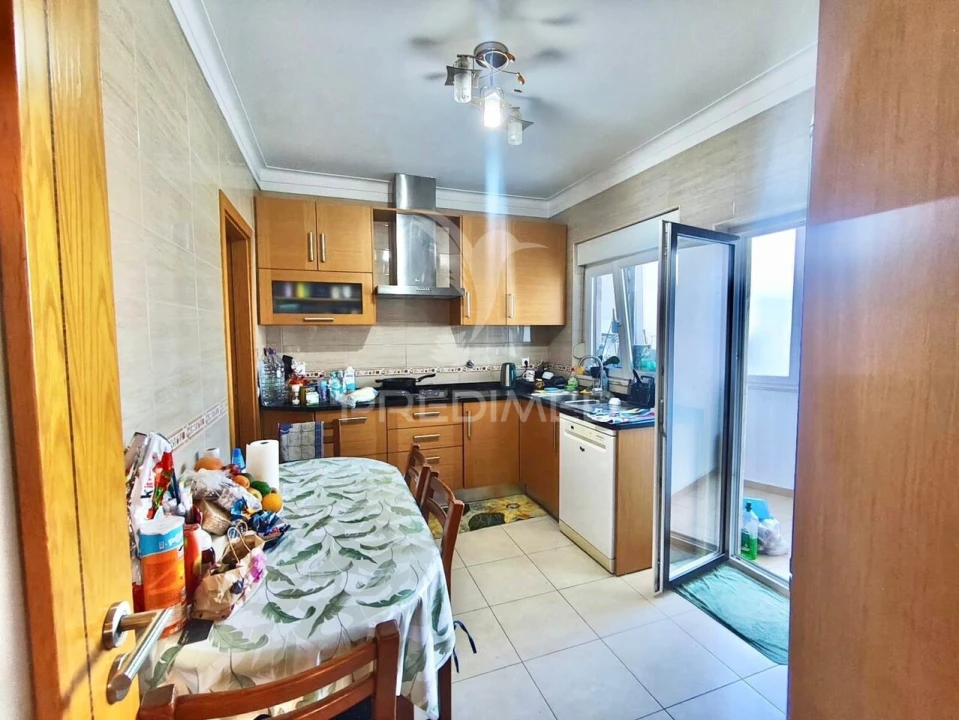 Apartamento T4 para Venda em Portimão Foto 7