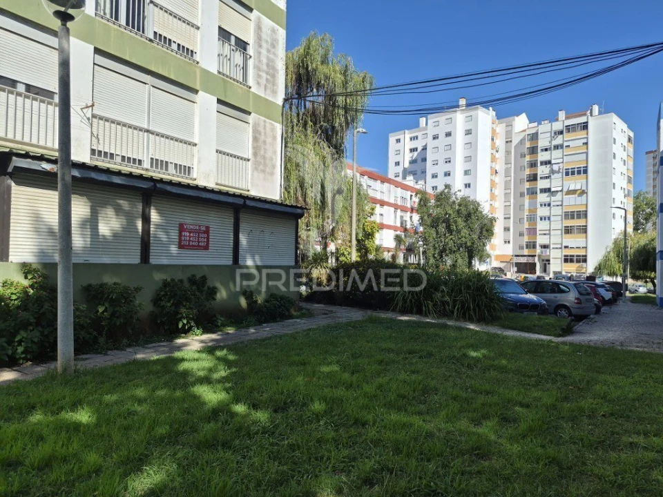 Apartamento T1 para Venda em Massamá e Monte Abraão Foto 14