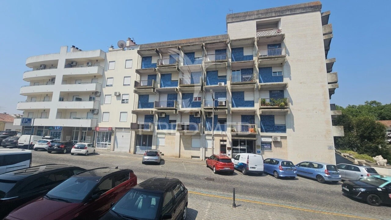 Apartamento T3 para Venda em Sé e São Lourenço Foto 1