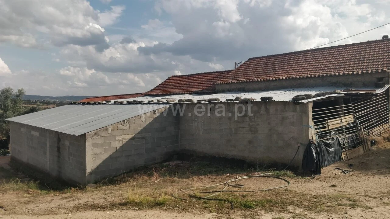 Quinta T0 para Venda em Teixoso e Sarzedo Foto 2