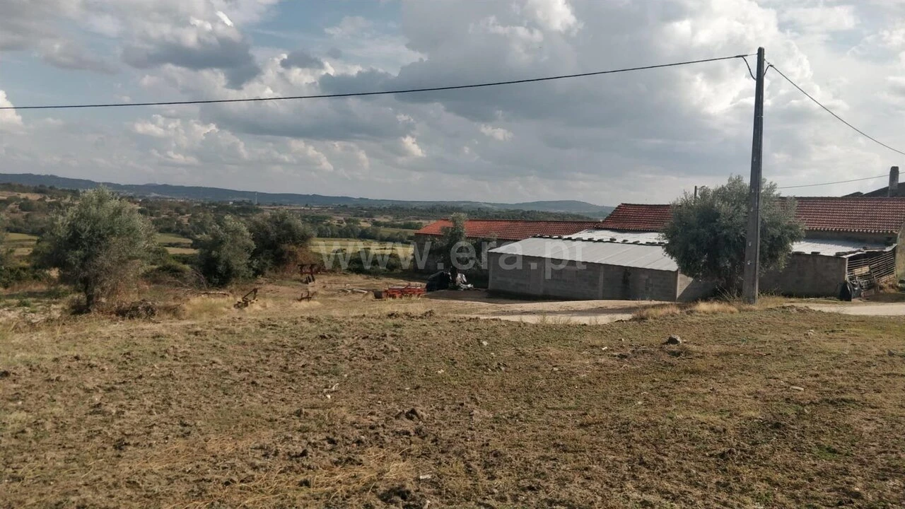 Quinta T0 para Venda em Teixoso e Sarzedo Foto 1