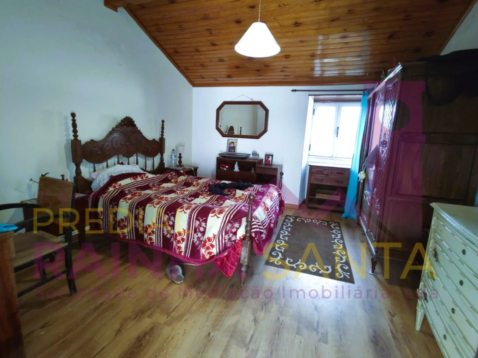 Moradia T4 para Venda em Arrifana Foto 4