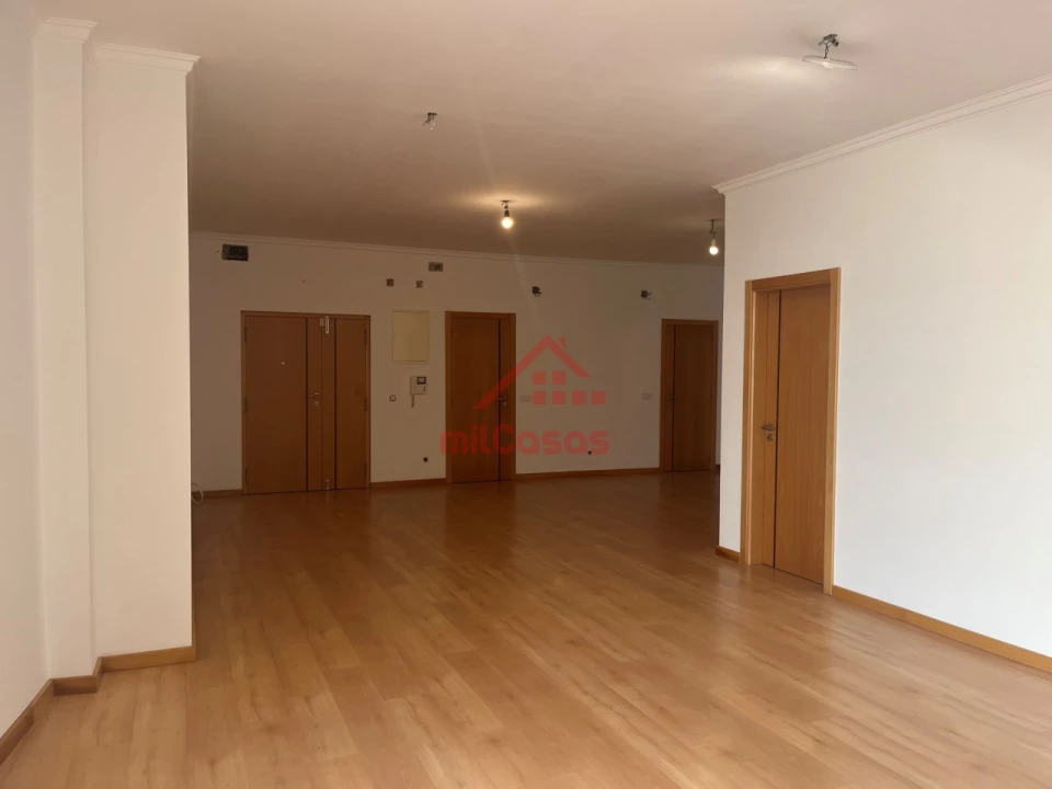 Escritório para Venda em Ramada e Caneças Foto 2