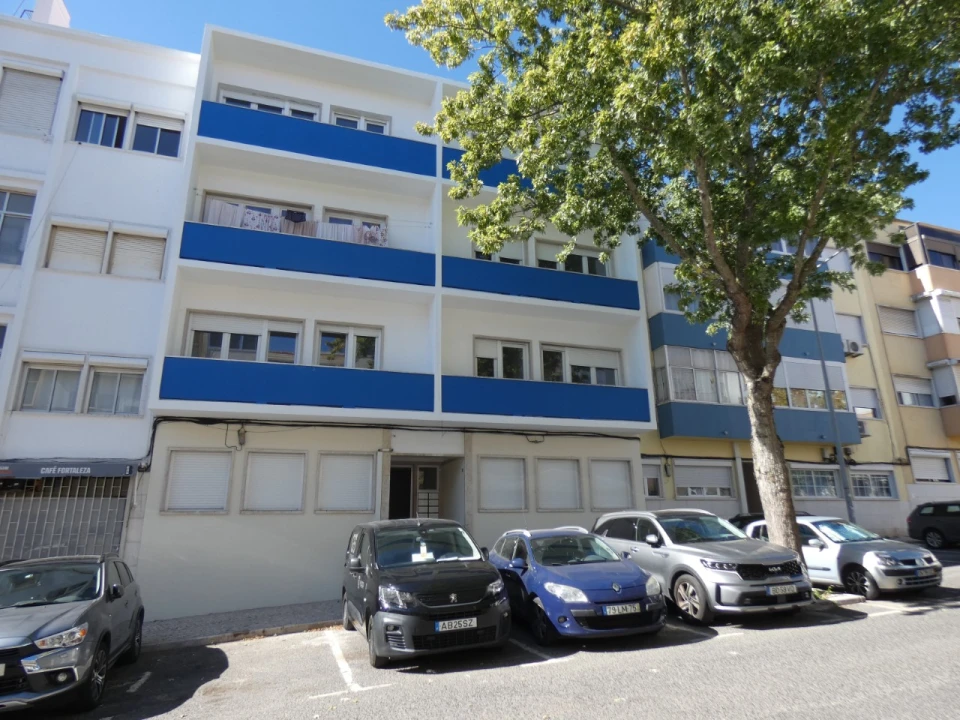 Apartamento T2 para Venda em Falagueira-Venda Nova Foto 1