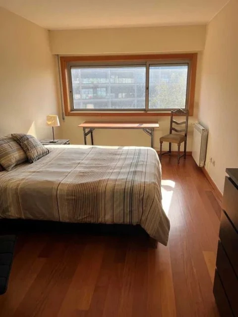Apartamento T2 para Arrendamento em Pedrouços