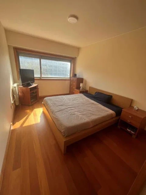 Apartamento T2 para Arrendamento em Pedrouços