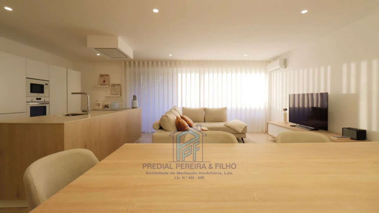 Apartamento T4 para Venda em Fânzeres e São Pedro da Cova Foto 2