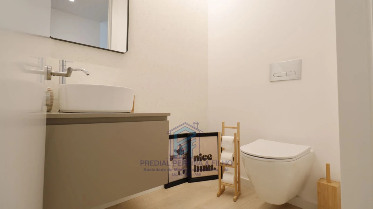 Apartamento T4 para Venda em Fânzeres e São Pedro da Cova Foto 12