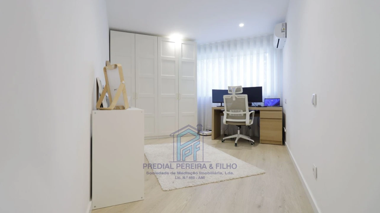 Apartamento T4 para Venda em Fânzeres e São Pedro da Cova Foto 14
