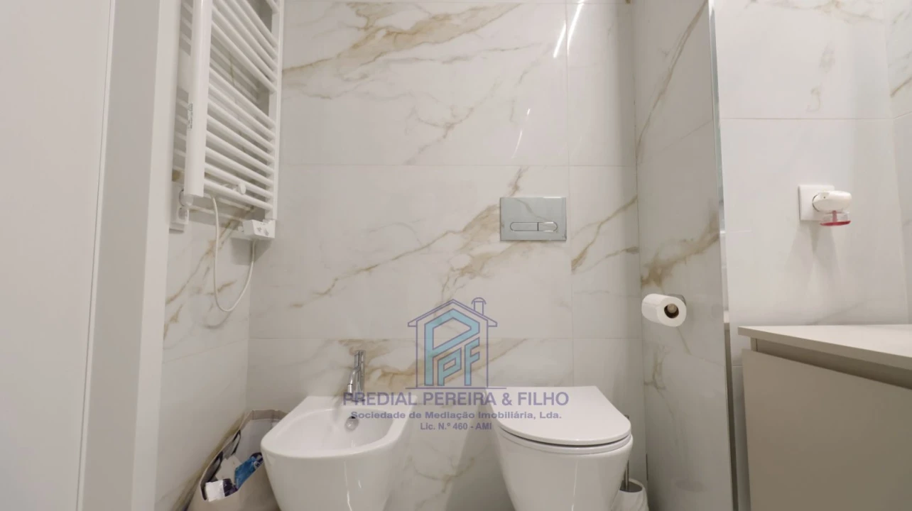 Apartamento T4 para Venda em Fânzeres e São Pedro da Cova Foto 22