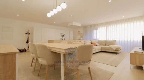Apartamento T4 para Venda em Fânzeres e São Pedro da Cova