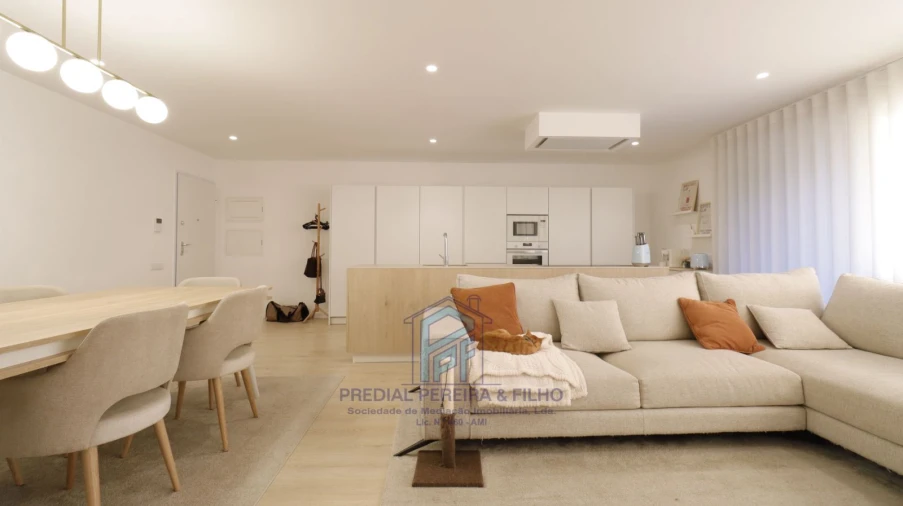 Apartamento T4 para Venda em Fânzeres e São Pedro da Cova Foto 7