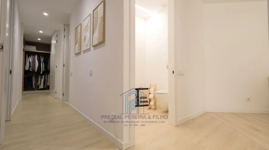 Apartamento T4 para Venda em Fânzeres e São Pedro da Cova Foto 13
