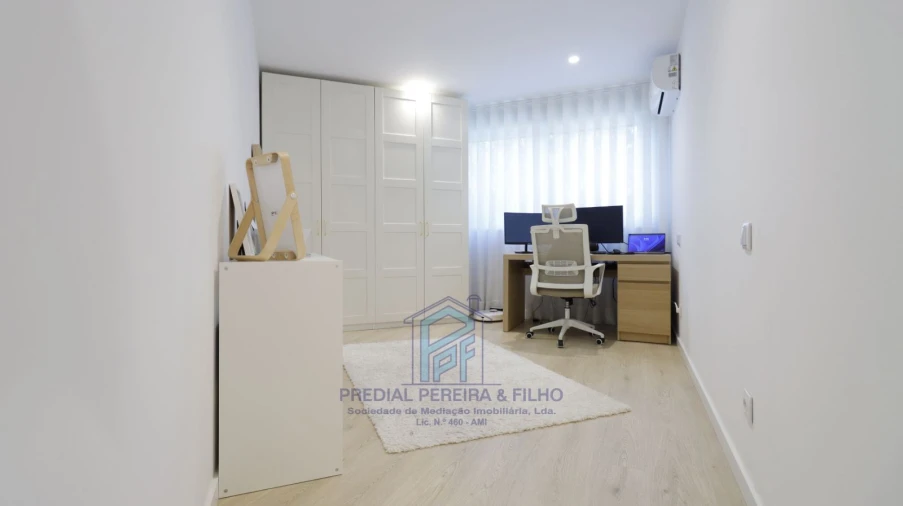 Apartamento T4 para Venda em Fânzeres e São Pedro da Cova Foto 14