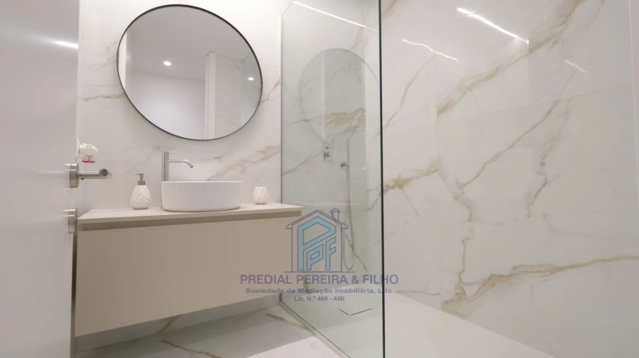 Apartamento T4 para Venda em Fânzeres e São Pedro da Cova Foto 21