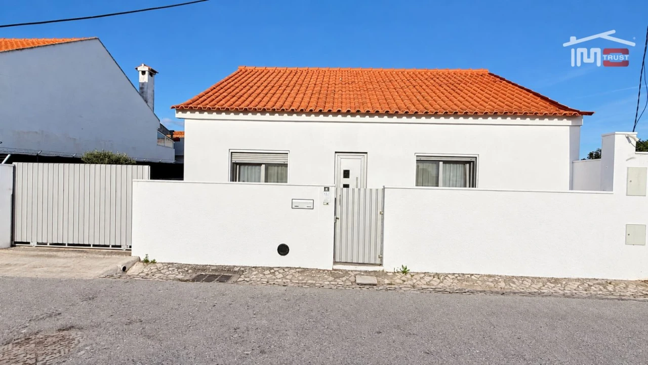 Moradia T2 para Venda em Atalaia e Alto Estanqueiro-Jardia Foto 1