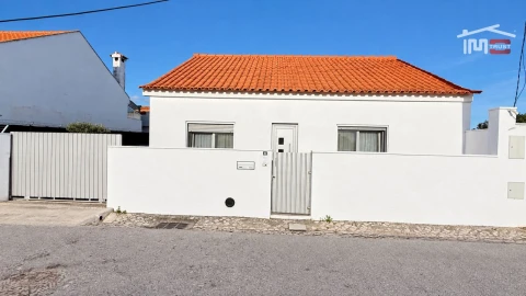 Moradia T2 para Venda em Atalaia e Alto Estanqueiro-Jardia