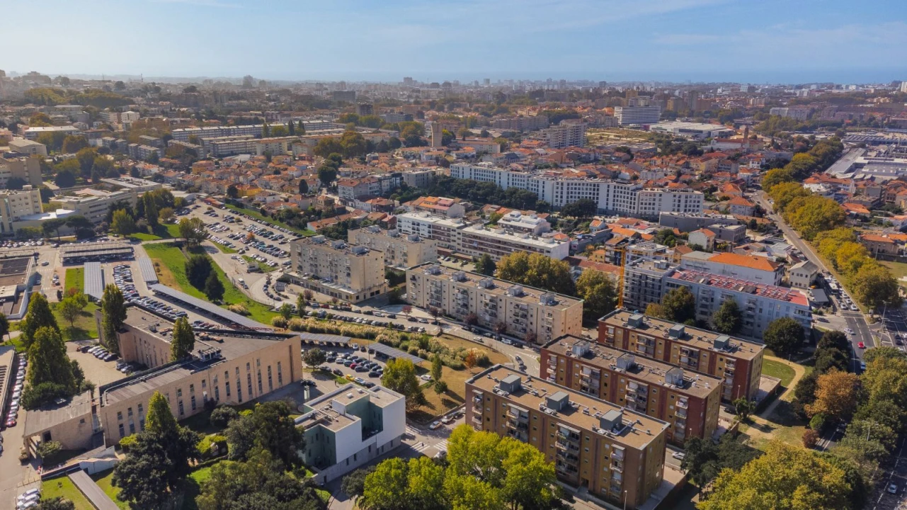 Apartamento T2 para Venda em Paranhos Foto 30