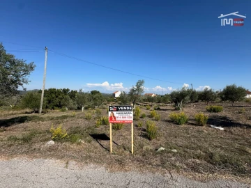 Terreno Misto para Venda em Atouguia