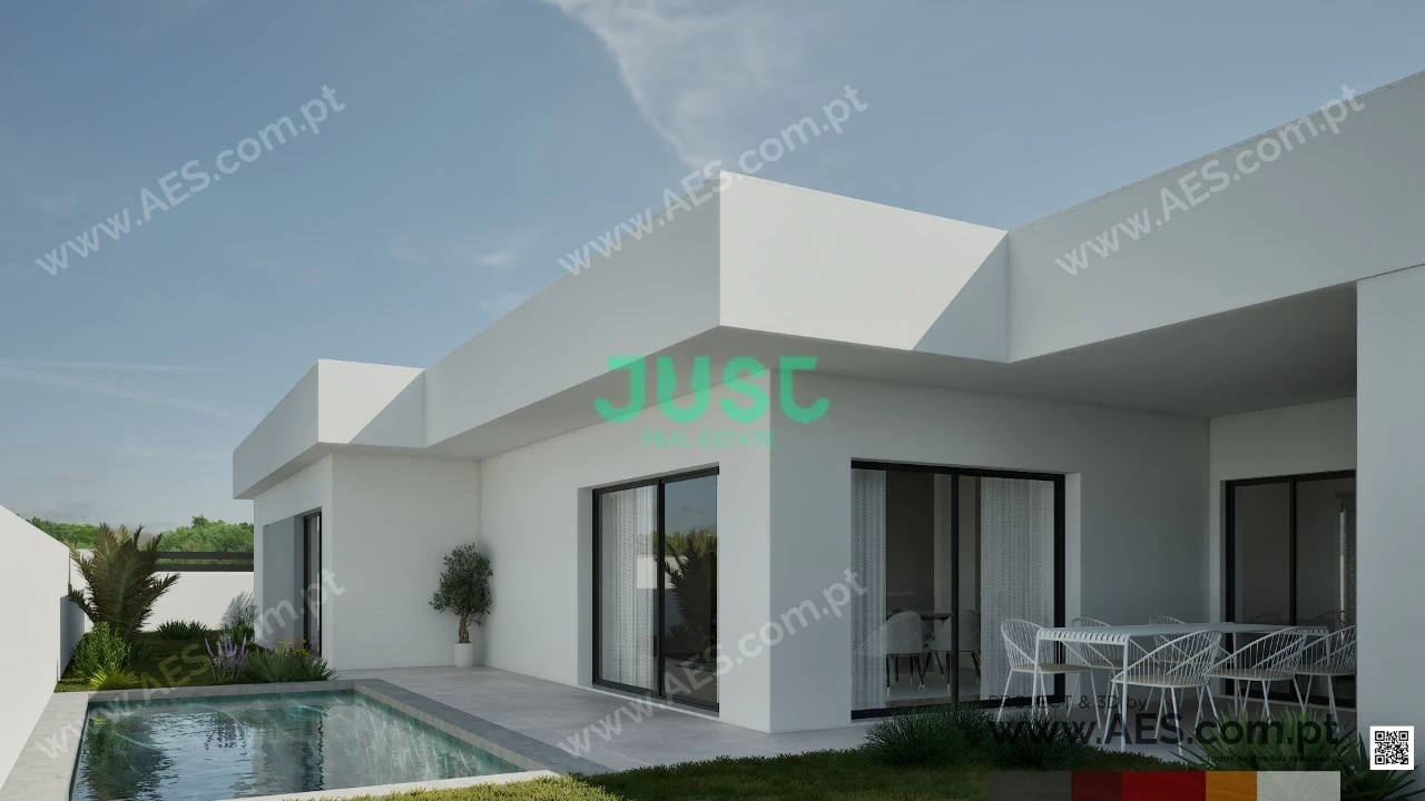 Moradia T4 para Venda em Fernao Ferro Foto 1
