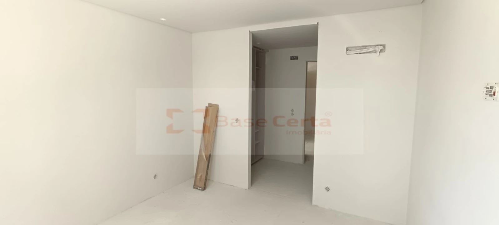 Apartamento T3 para Venda em Santa Iria de Azoia, São João da Talha e Bobadela Foto 27