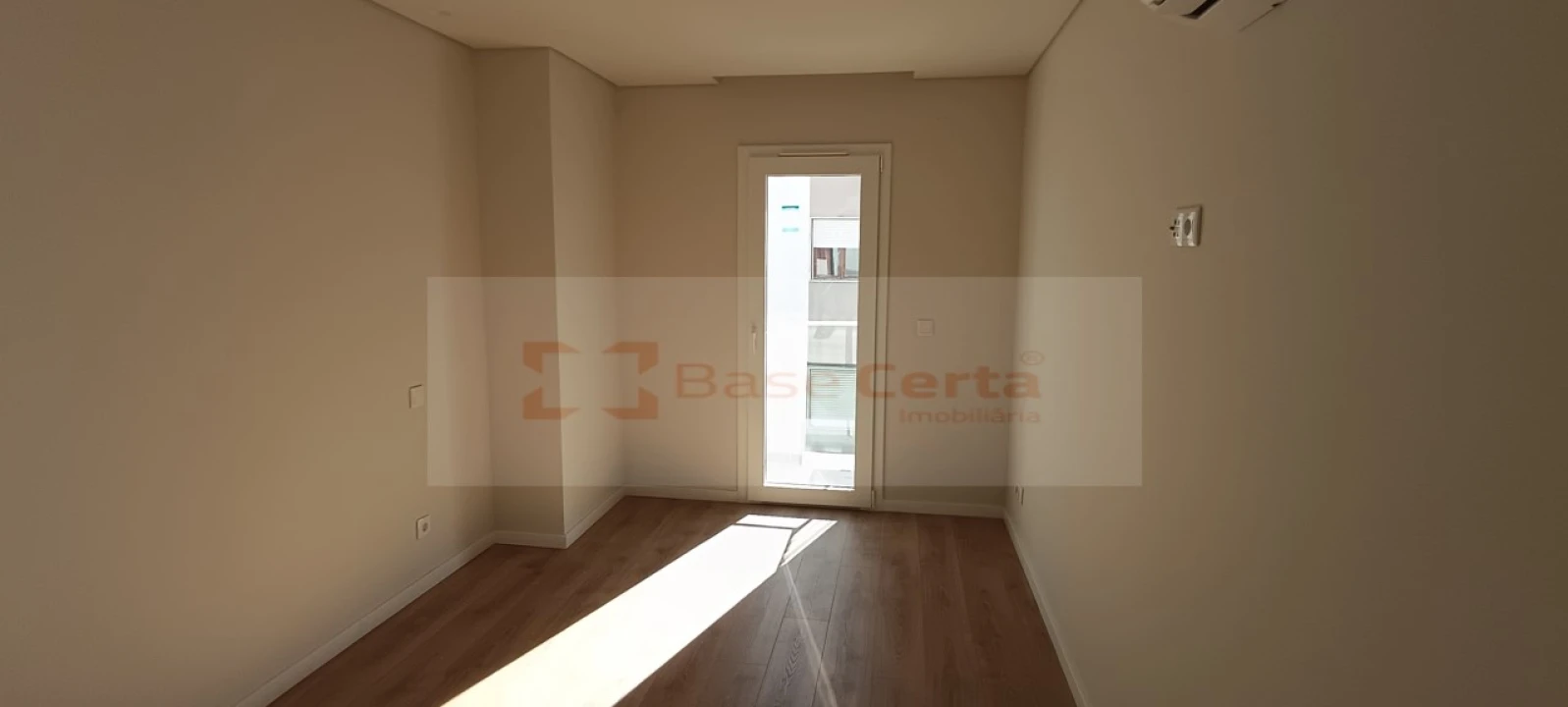 Apartamento T3 para Venda em Santa Iria de Azoia, São João da Talha e Bobadela Foto 5