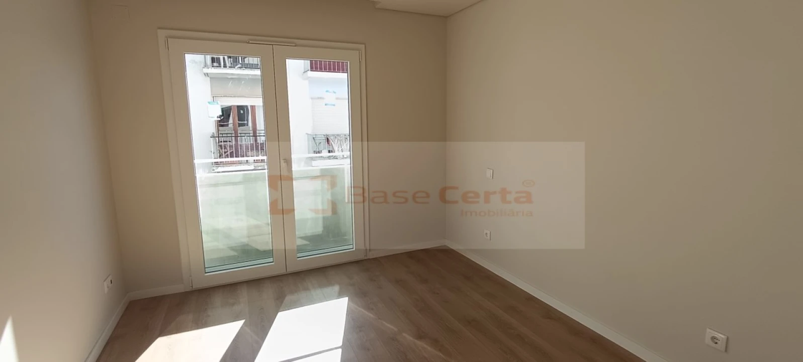 Apartamento T3 para Venda em Santa Iria de Azoia, São João da Talha e Bobadela Foto 9