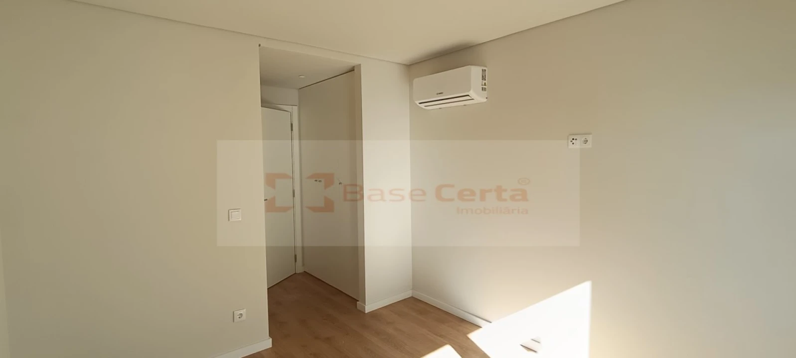 Apartamento T3 para Venda em Santa Iria de Azoia, São João da Talha e Bobadela Foto 10