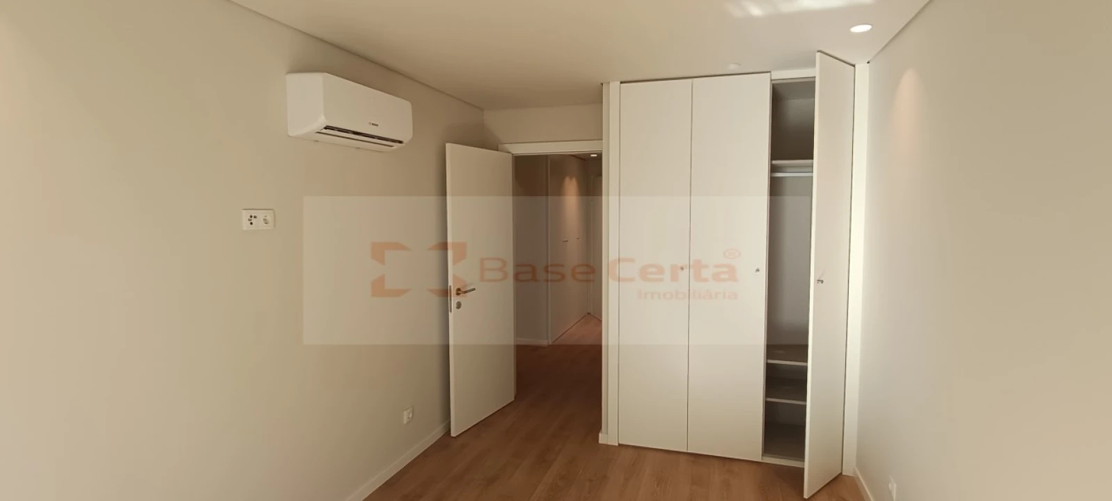 Apartamento T3 para Venda em Santa Iria de Azoia, São João da Talha e Bobadela Foto 14