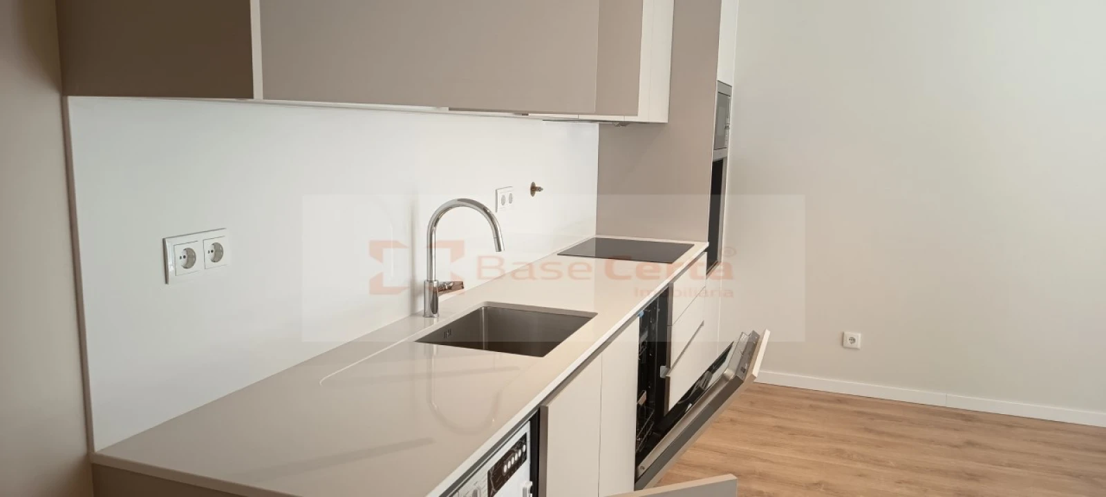 Apartamento T3 para Venda em Santa Iria de Azoia, São João da Talha e Bobadela Foto 16