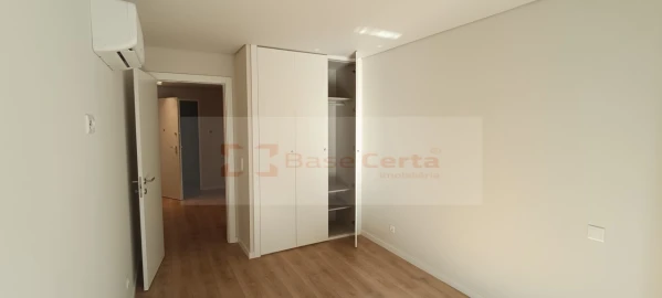 Apartamento T3 para Venda em Santa Iria de Azoia, São João da Talha e Bobadela