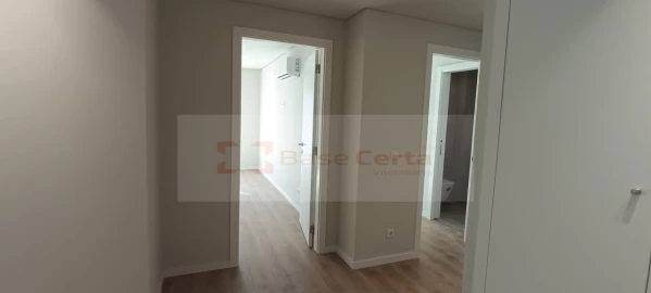 Apartamento T3 para Venda em Santa Iria de Azoia, São João da Talha e Bobadela