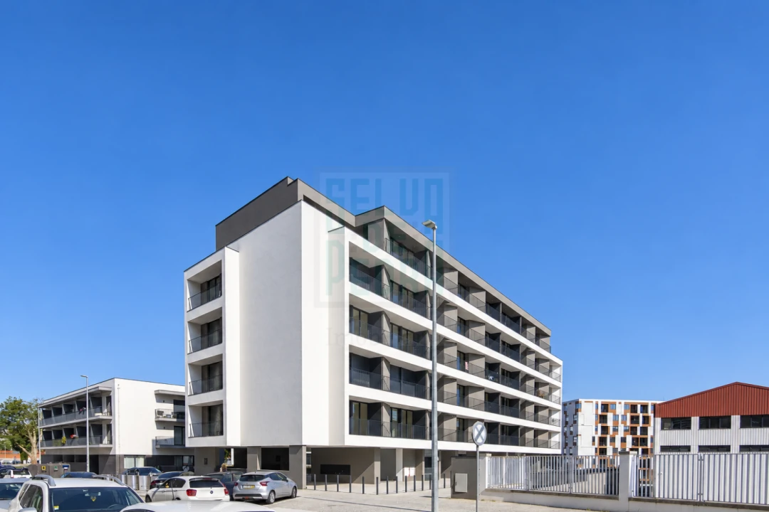 Apartamento T1 para Arrendamento em Paranhos Foto 1